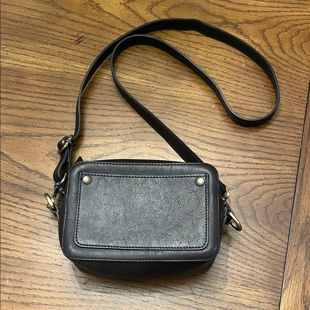 Garnet‎ Hill black crossbody bag